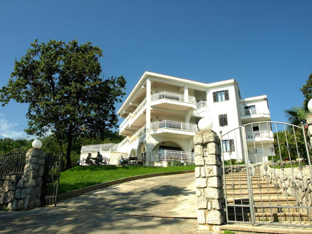 Guesthouse Gauss Opatija Exterior photo